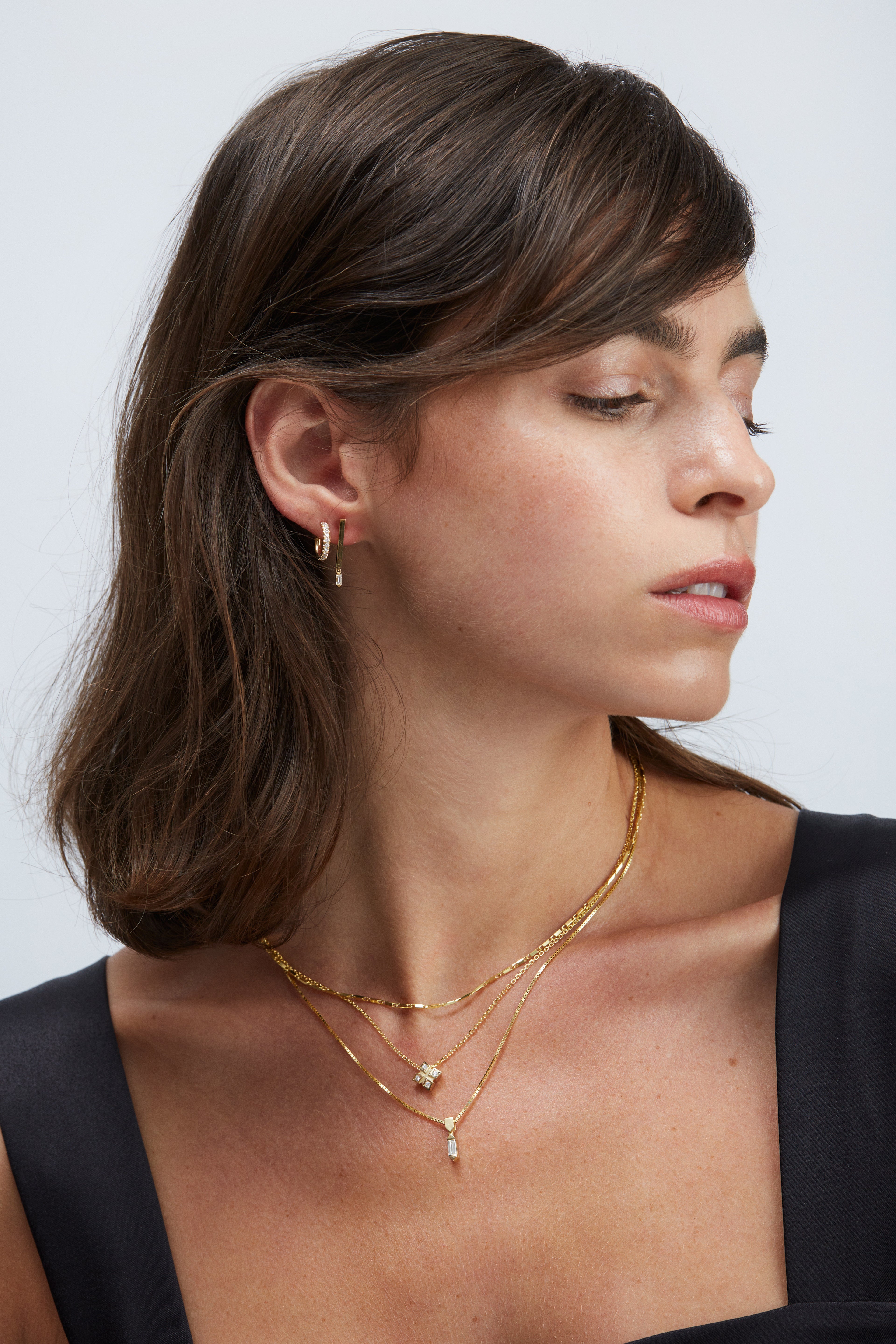 עגילי זהב צהוב 18 קראט עם יהלומים "בגט" מקולקציית Sahara