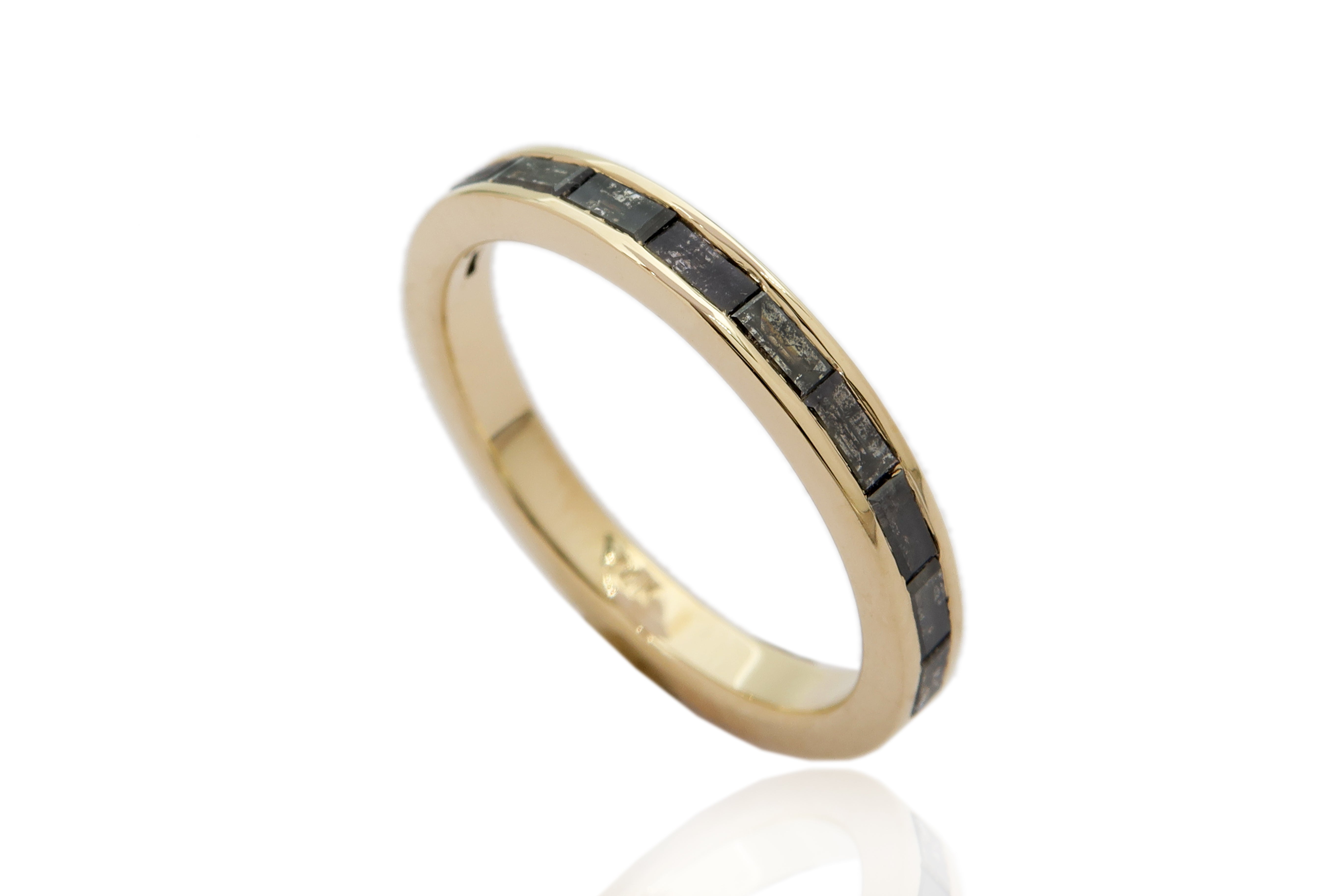 טבעת יהלומים חצי אינפיניטי משובצת יהלומי Salt&Pepper