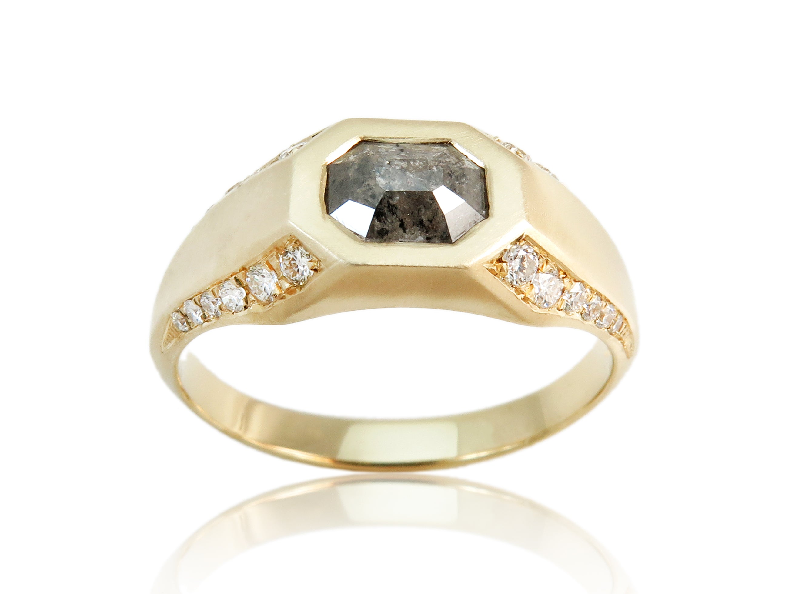 טבעת חותם יהלום Salt & Pepper