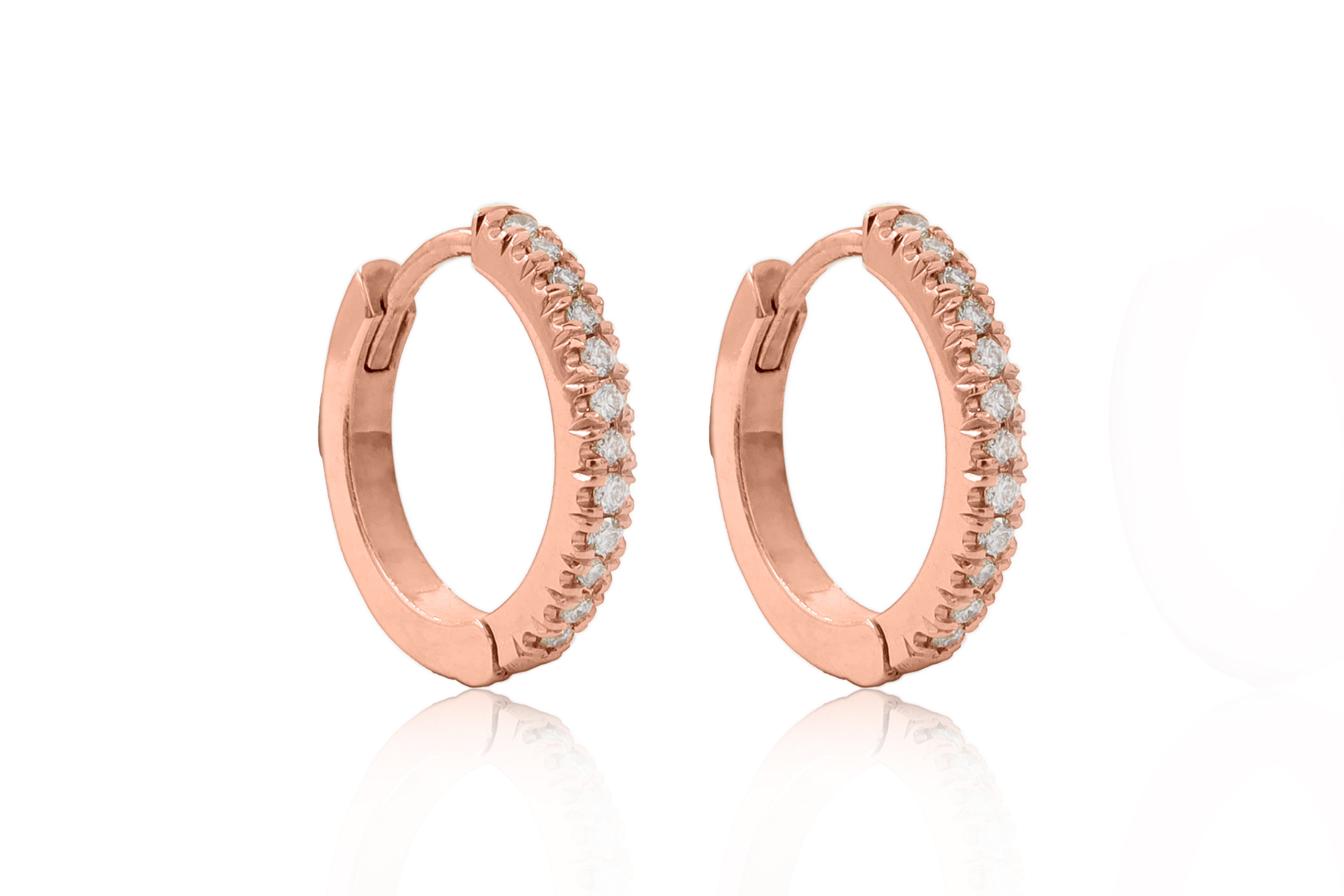 עגילי חישוק זהב אדום ויהלומים לבנים