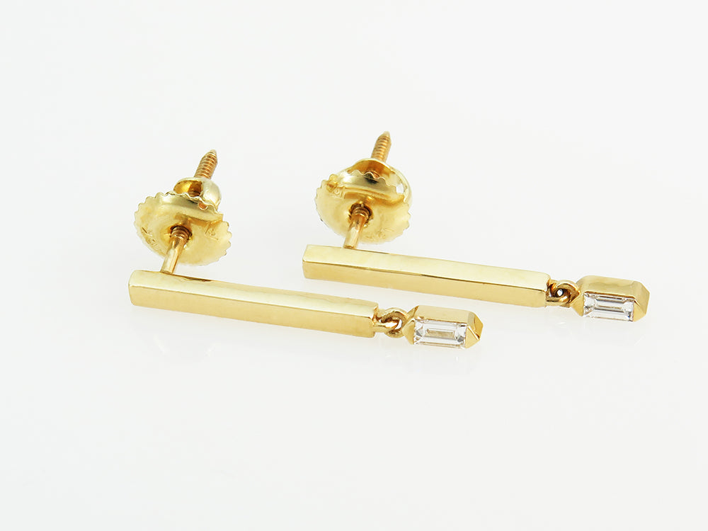 עגילי זהב צהוב 18 קראט עם יהלומים "בגט" מקולקציית Sahara