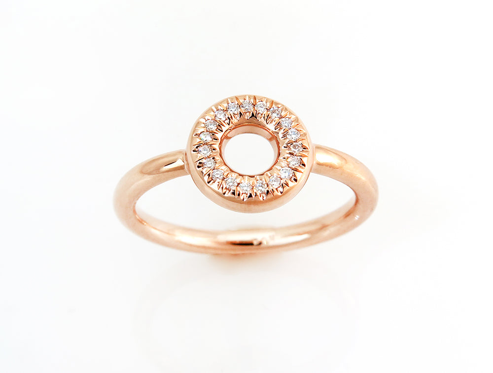 טבעת זהב אדום ויהלומים מסוג Halo