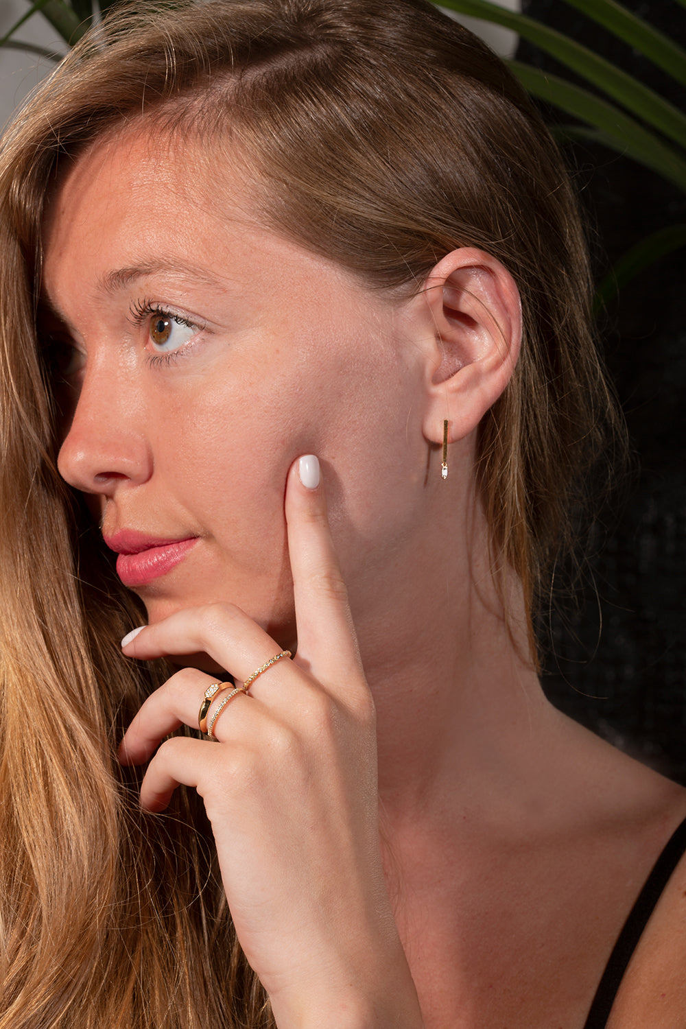 עגילי זהב צהוב 18 קראט עם יהלומים "בגט" מקולקציית Sahara