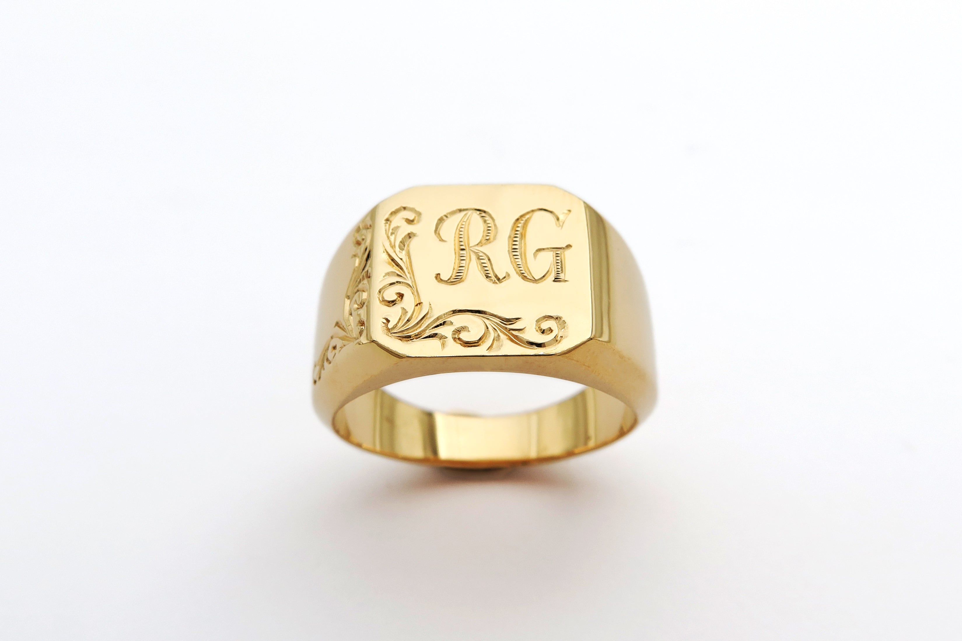 טבעת חותם עם חריטה אישית