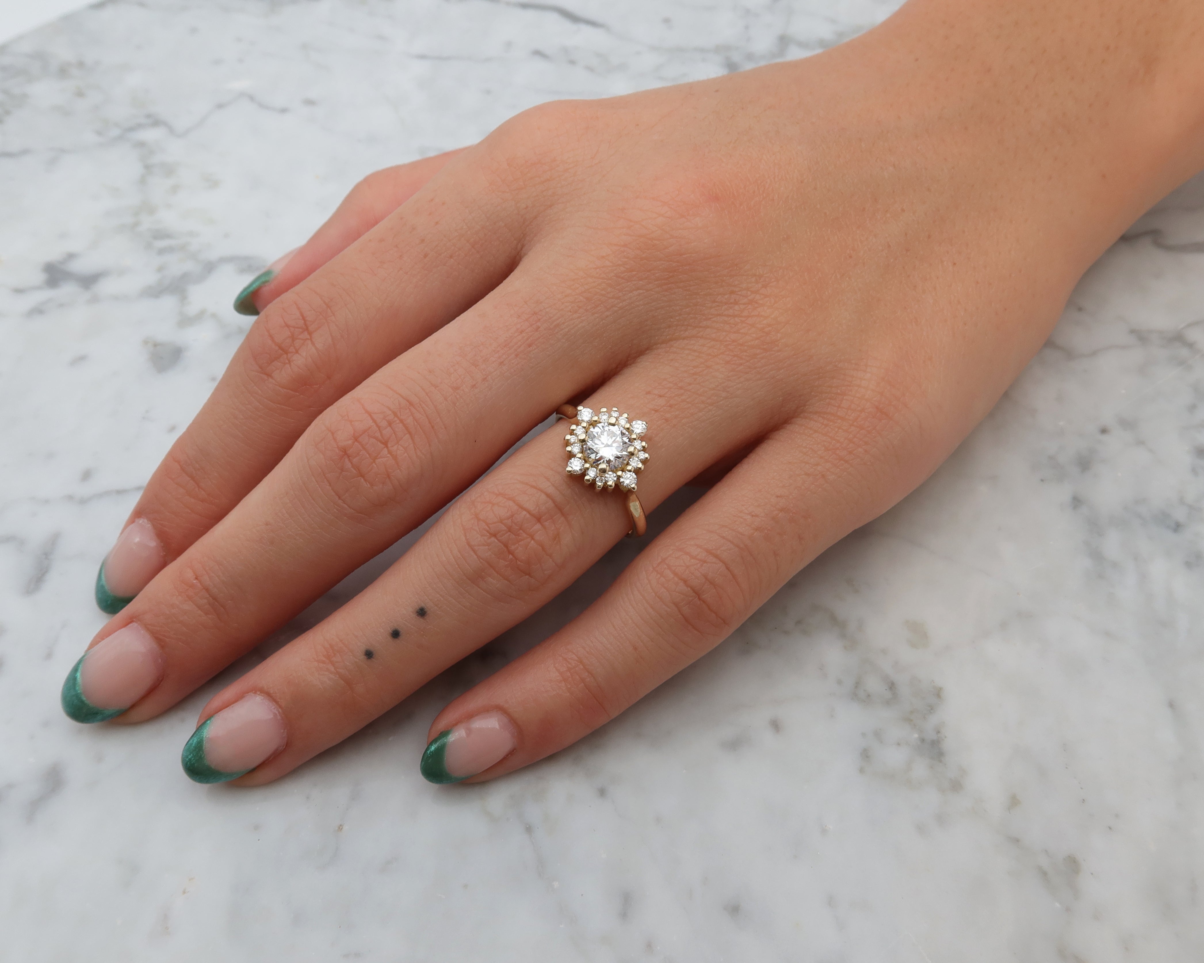 0.92 CT טבעת אירוסין משובצת יהלומים