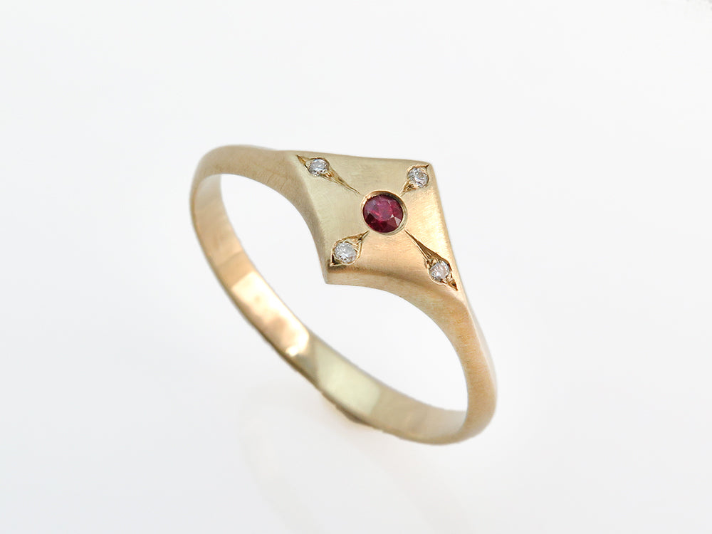 טבעת רובי ויהלומים מקולקציית Spices