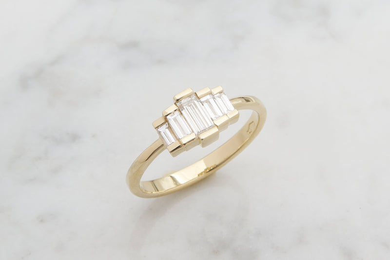 טבעת אירוסין 5 יהלומי בגט בסגנון ארט דקו