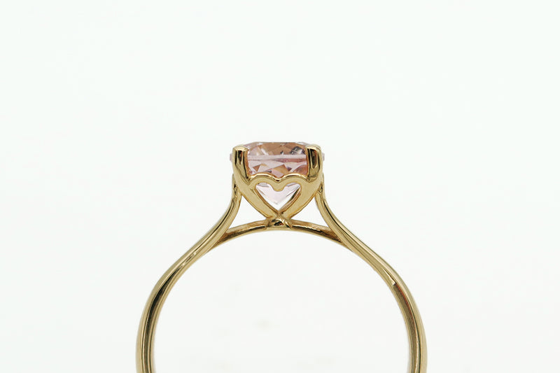 טבעת אירוסין עם אבן חן ורודה- מורגנייט