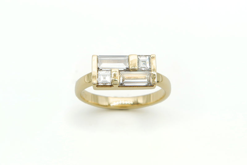 טבעת יהלומים בסגנון מנימליסטי