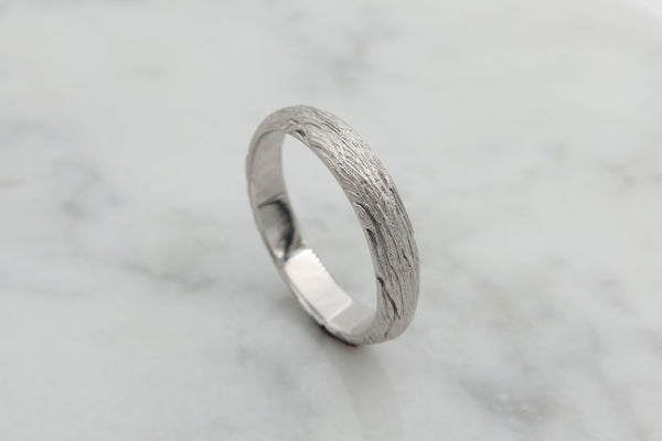 טבעת נישואין עם טקסטורה ייחודית
