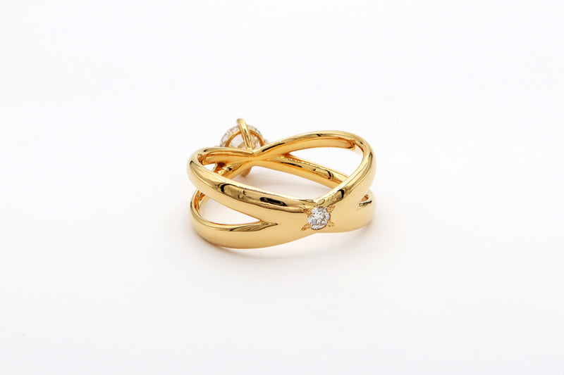 טבעת יהלום 1 קראט עם רצועות משתלבות זהב 18 קראט