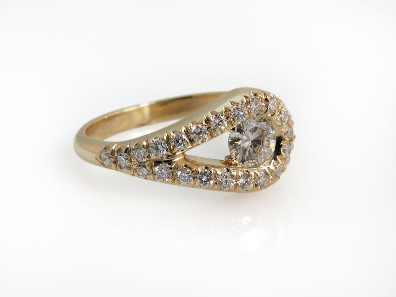 טבעת טיפה ייחודית משובצת יהלומים